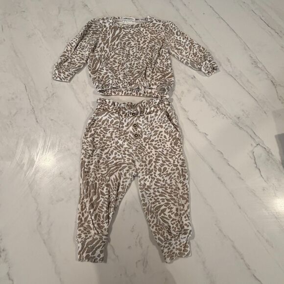 Jessica Simpson Other - Jessica Simpson Baby Sweatsuit Lightweight Animal Print 12m